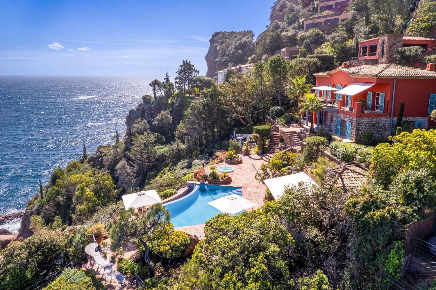 An expert guide to buying your perfect European waterfront home